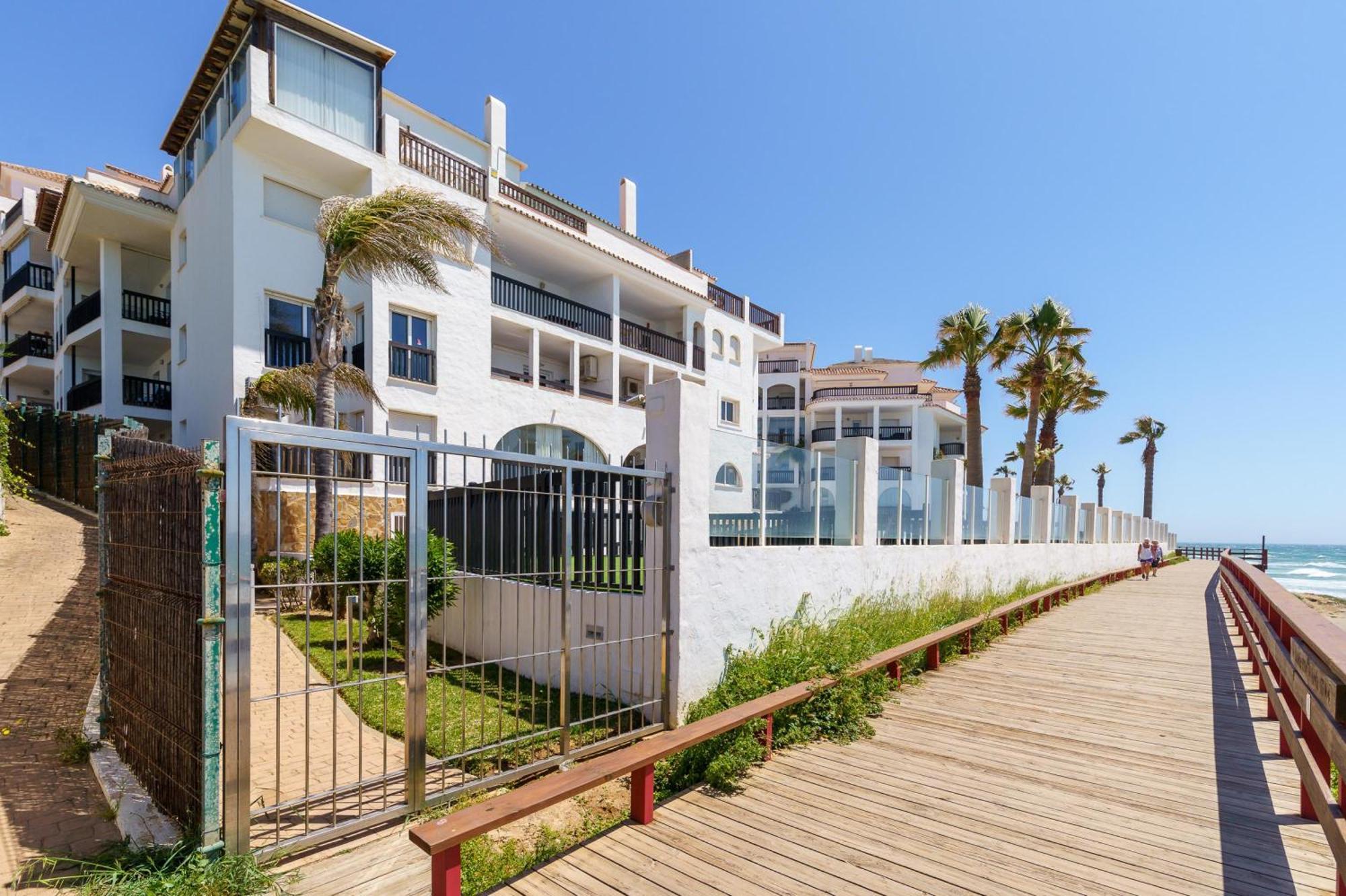Puerta Del Mar Penthouse Beachfront - Happy Rentals Ситио-де-Калаонда Экстерьер фото